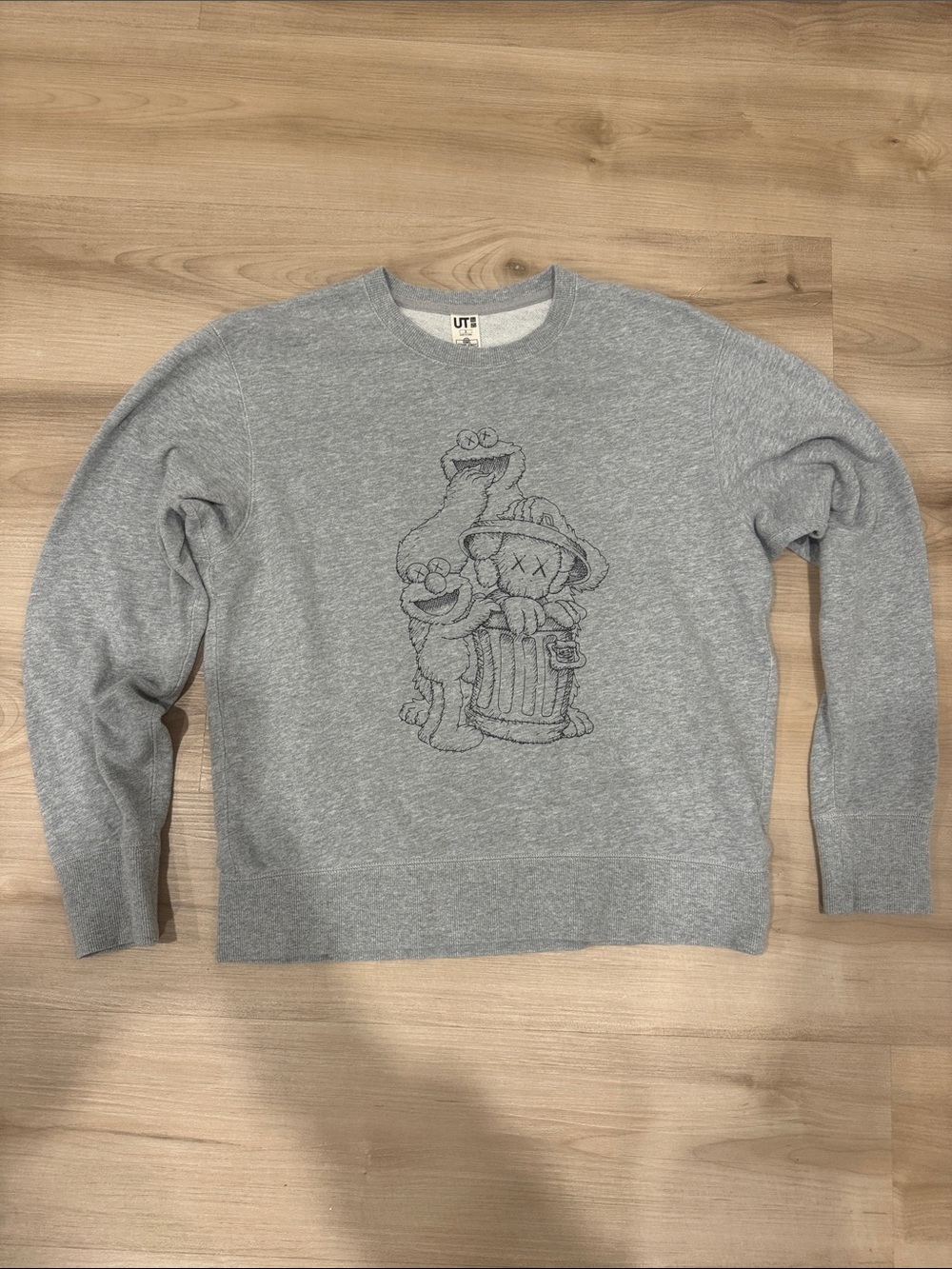 Men's Small KAWS x Uniqlo x Sesame Street collaboration from 2018 Crewneck